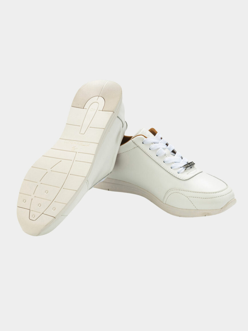 Cream leather sneaker