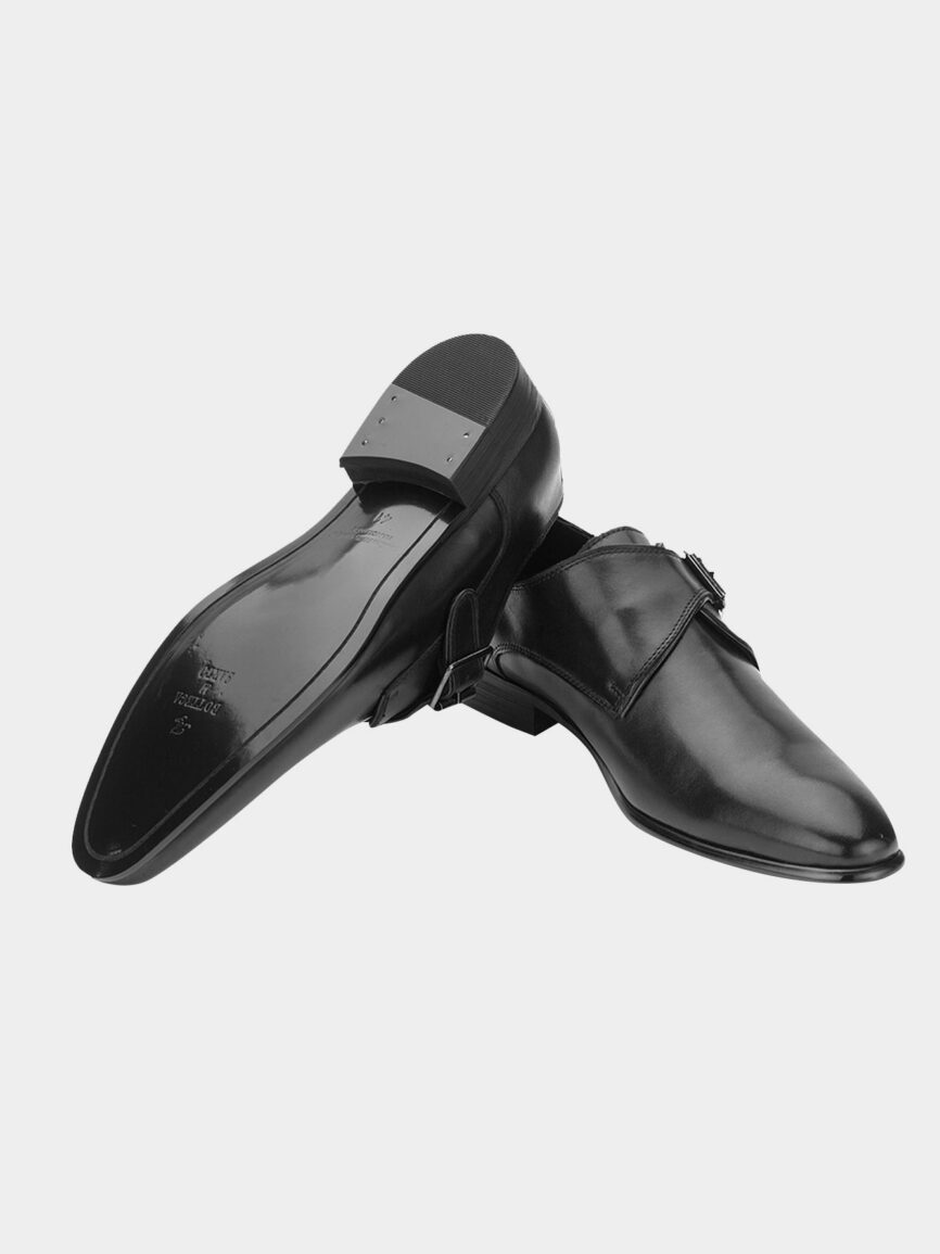 Black leather one-buckle monk strap shoe