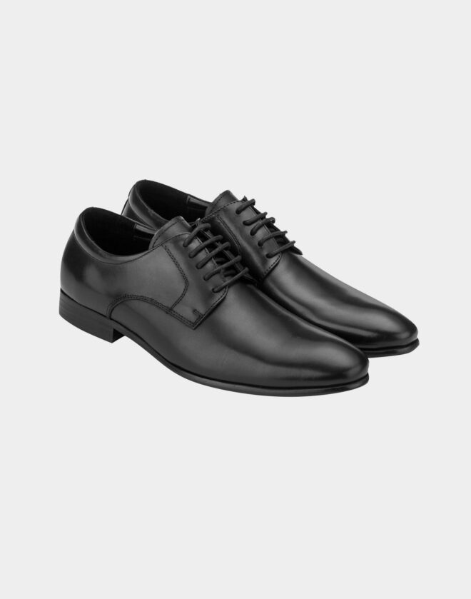 Black leather derby shoe