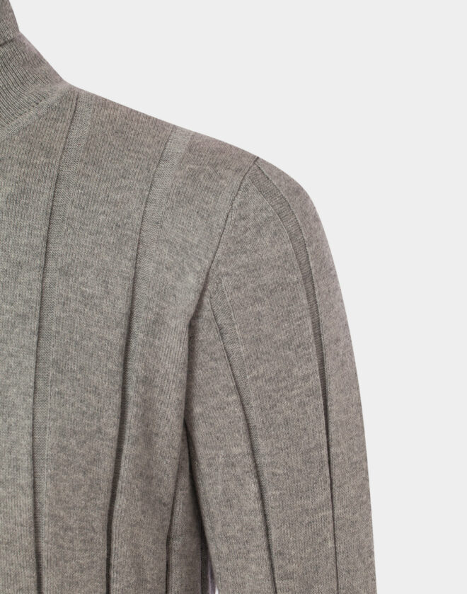 Light Grey Cotton and Cashmere Turtleneck sweater with ribbed pattern