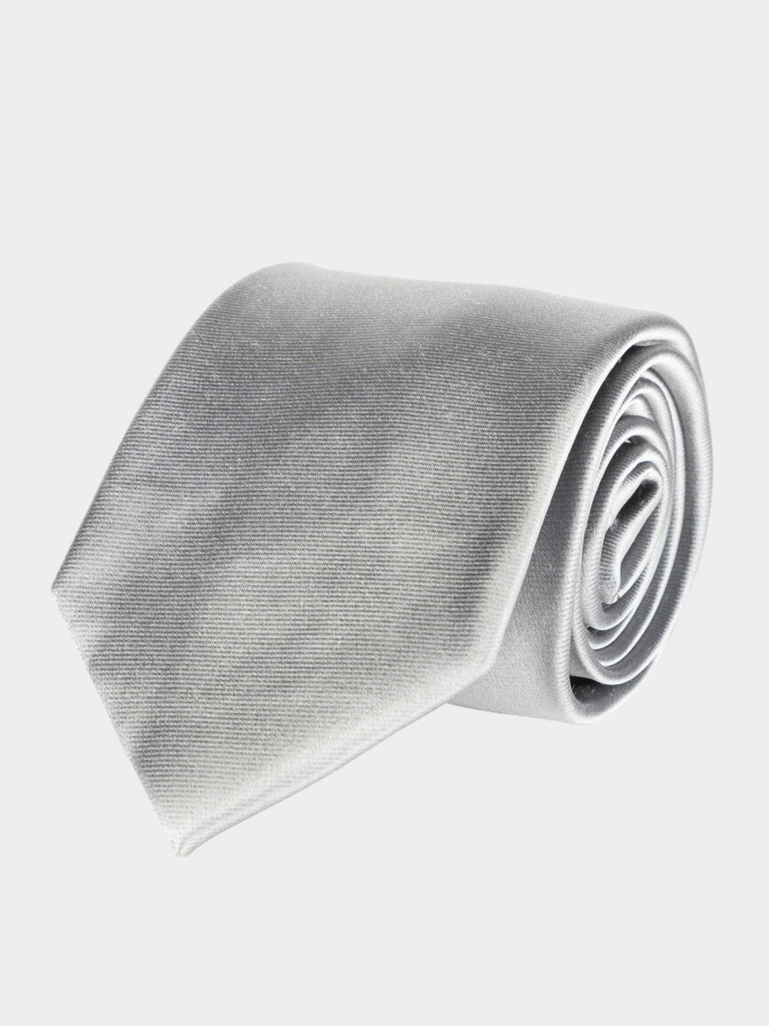 Cravatta in raso di seta grigio chiaro