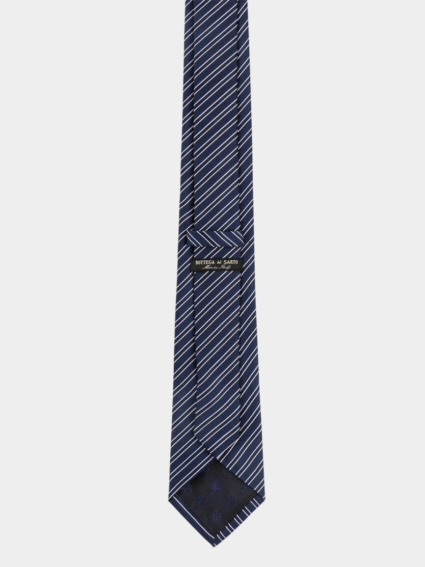 Cravatta in seta blu con fantasia Regimental