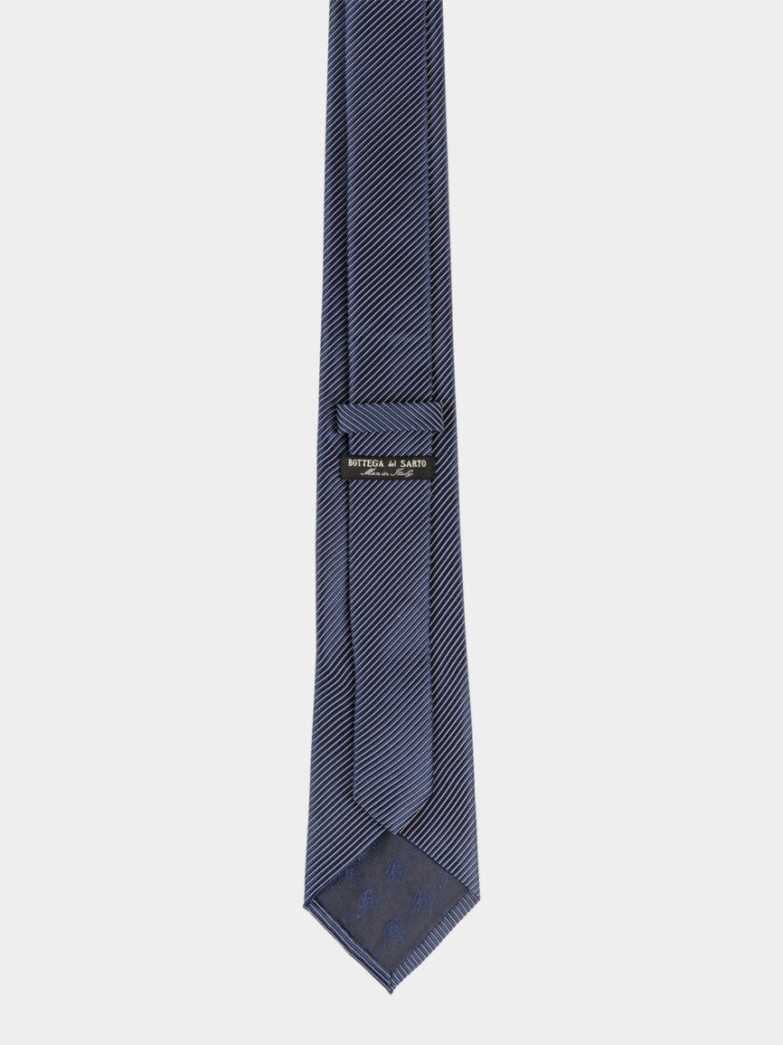 Cravatta in seta blu navy con fantasia Regimental stretta